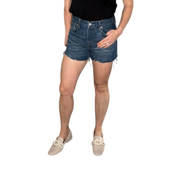 LEVIS Medium‎ Wash Denim Low Pro Straight Shorts Women's Size 26 NWT Frayed Hems - Picture 7 of 10